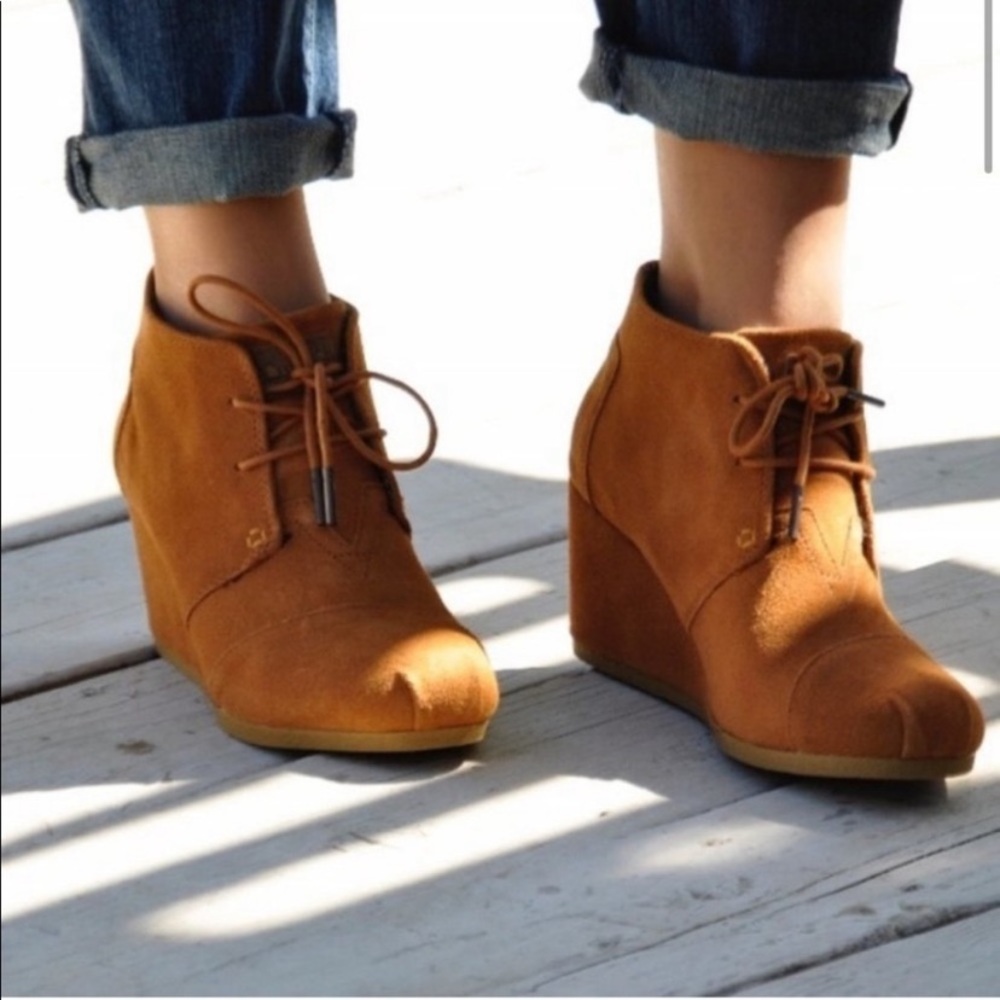 Toms Desert suede wedge bootie